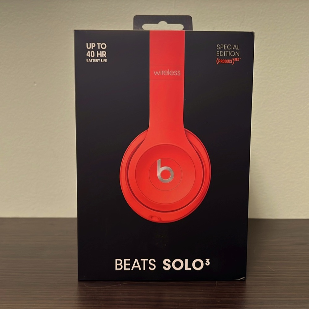 Beats Solo 3 - brand new in box - red